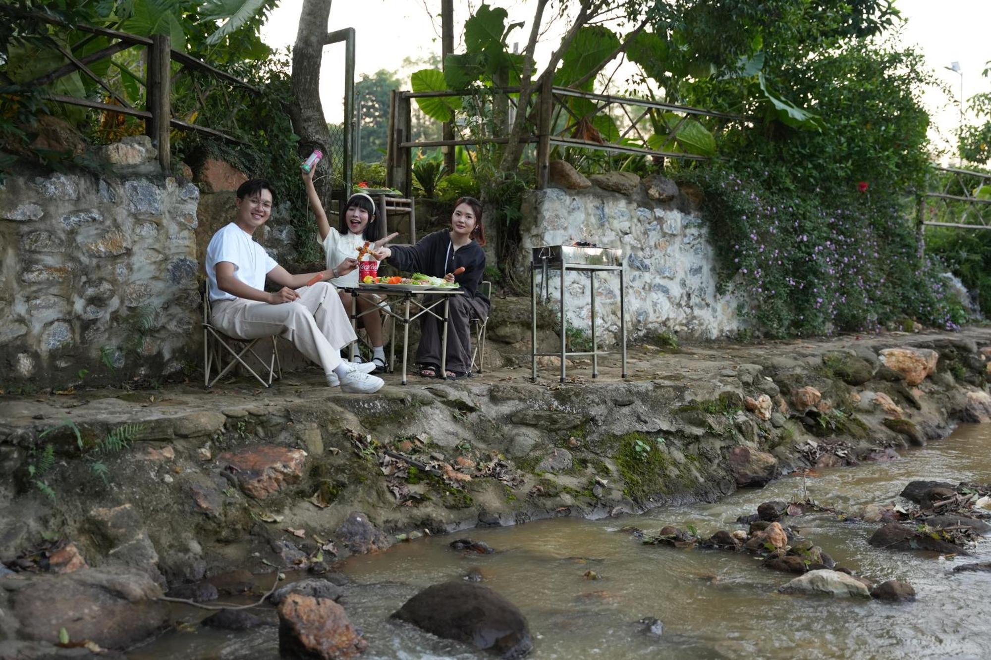 Muong Dy Retreat lều *
